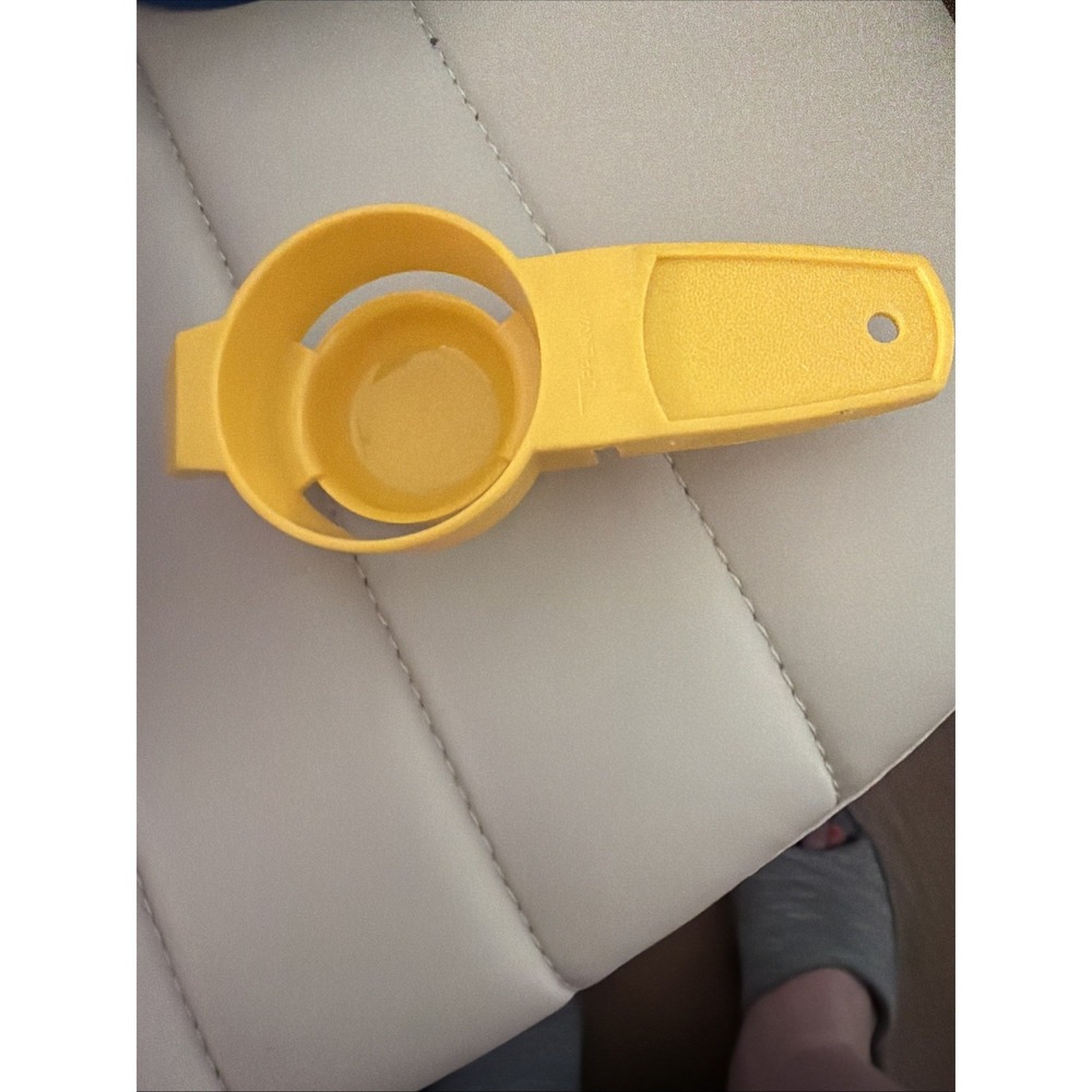 VTG Tupperware Egg Separator #779-10 Yellow
